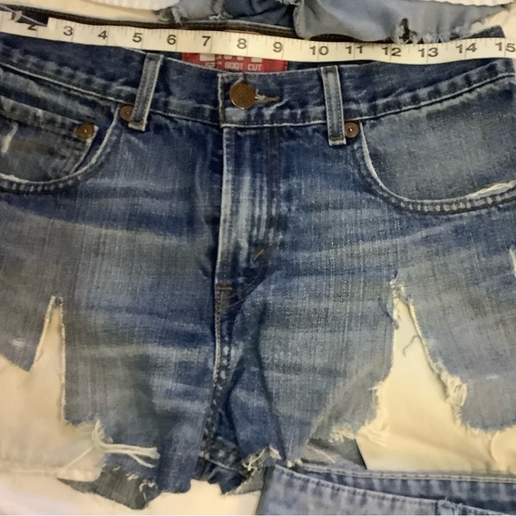 5 Pairs of Jean Shorts
All Shorts have the same Measurements - Picture 4 of 6